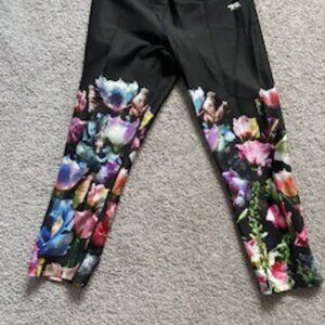 Cropped floral leggins